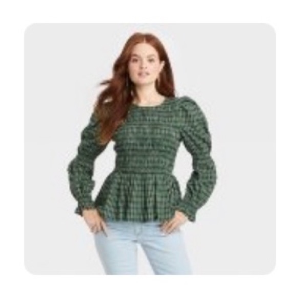 NWT Target brand Universal Thread smocked puff sleeve blouse. - Picture 9 of 10